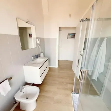 Casa Giuly , Attico Sul