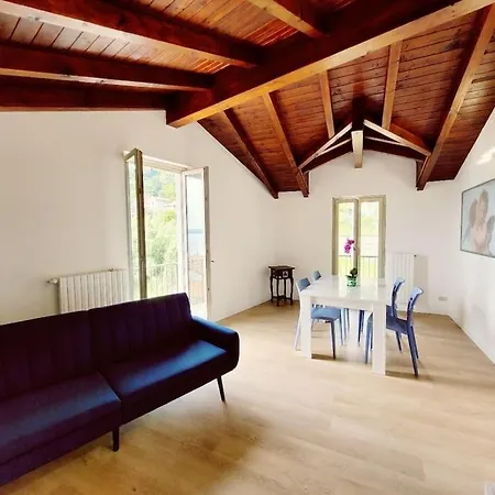 Casa Giuly , Attico Sul דירה